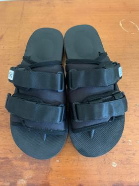 Touch strap sandals