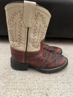 Canyon Round Toe Boots