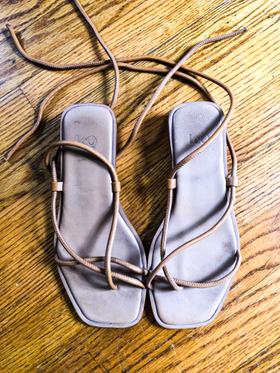 Ara Sandals in Cuero