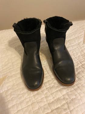 Black leather and Shearling boots