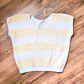 Short sleeve sweater
