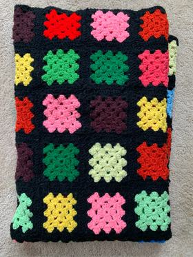 VTG granny square crocheted blanket