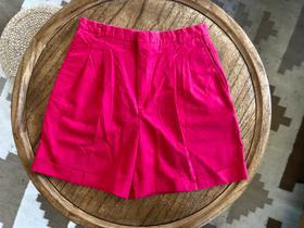 Red Cotton high waist pleat cuff shorts