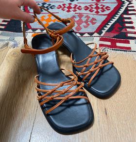 Dina sandals