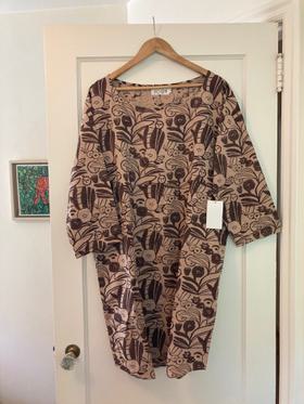 Long-sleeved dress with pockets
