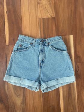 Vintage Levis Shorts - Classic Fit 910