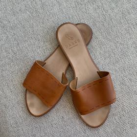 Sage sandal