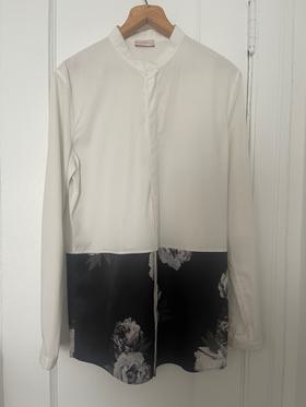 White button down shirt w/ floral detail