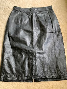 VTG pleated leather skirt