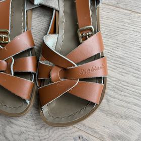 Classic Saltwater Sandals in Brown