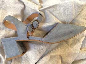 Blue block-heel suede shoes