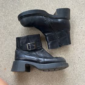 Chunky booties size 5