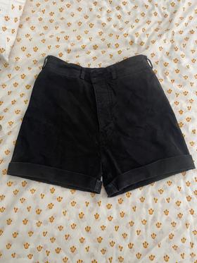 Cutoff shorts