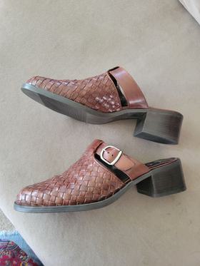 Leather woven mules
