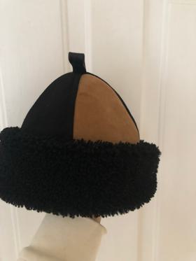 sheepskin panel hat