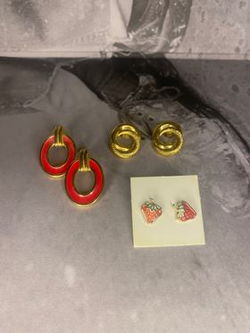 Set of 3 vintage earrings