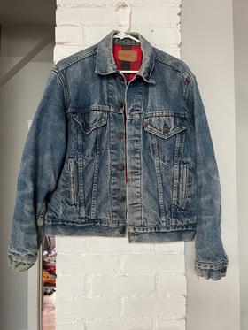 Jean jacket with plaid lining