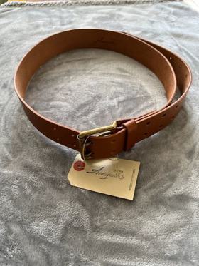 Classic twin hole leather belt