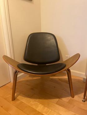 Wegner Shell Chair repro