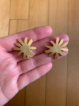 Gold splat earrings