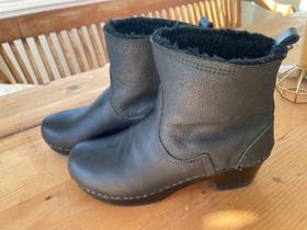 Pull-on Shearling Mid-Heel Boots