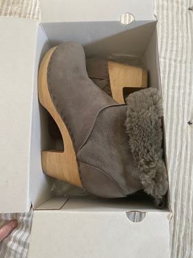 5" Pull on Shearling Clog Boot on M