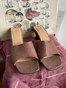 Lily stingray-effect leather mules