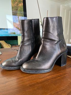 Metallic heeled boots