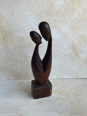 Wooden Lovers Sculpture