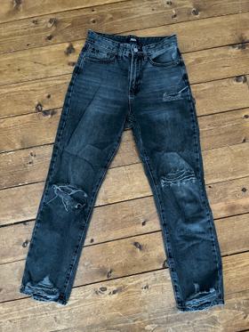 Distressed High Waisted Jeans