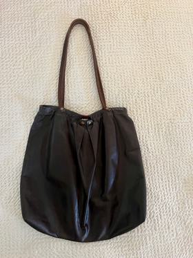 Buttery leather minimalist with pocket