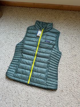 NWT DOWN SWEATER VEST