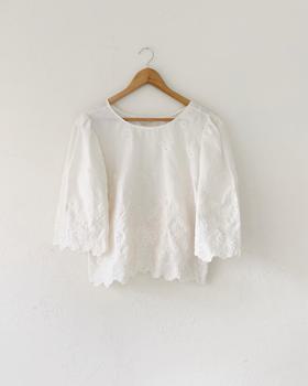 80s cream embroidered eyelet blouse