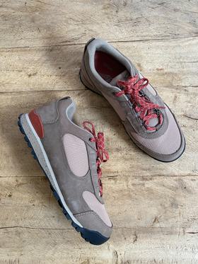 new women's Jag Low hiking shoes