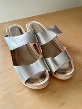Leather clog sandal