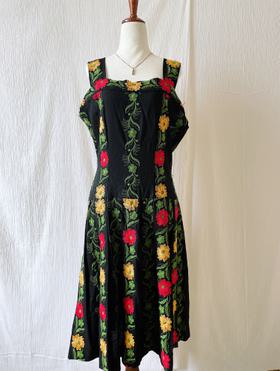 60’s Embroidered Vine Dress