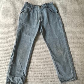 Light blue jeans,  6/7
