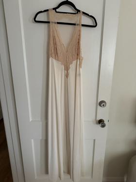 Vintage White/Cream Lace Nightgown