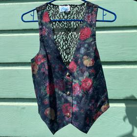 Floral vest with gold heart buttons