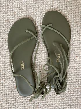 Roe sandals, new with tags!