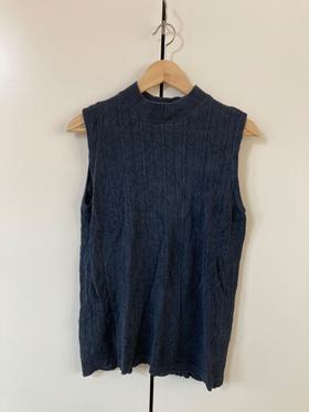 Sleeveless silk cable knit