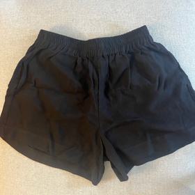 Fritz Black Linen Shorts