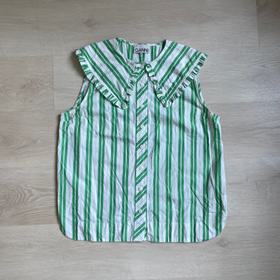 Oversized Collar Stripe Sleeveless Shirt