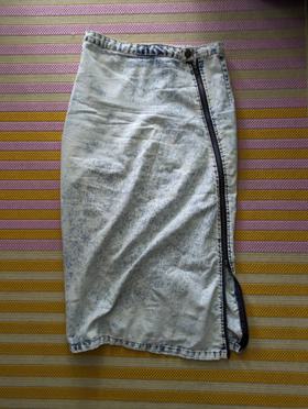 Zipper Mock-Denim Pencil Skirt